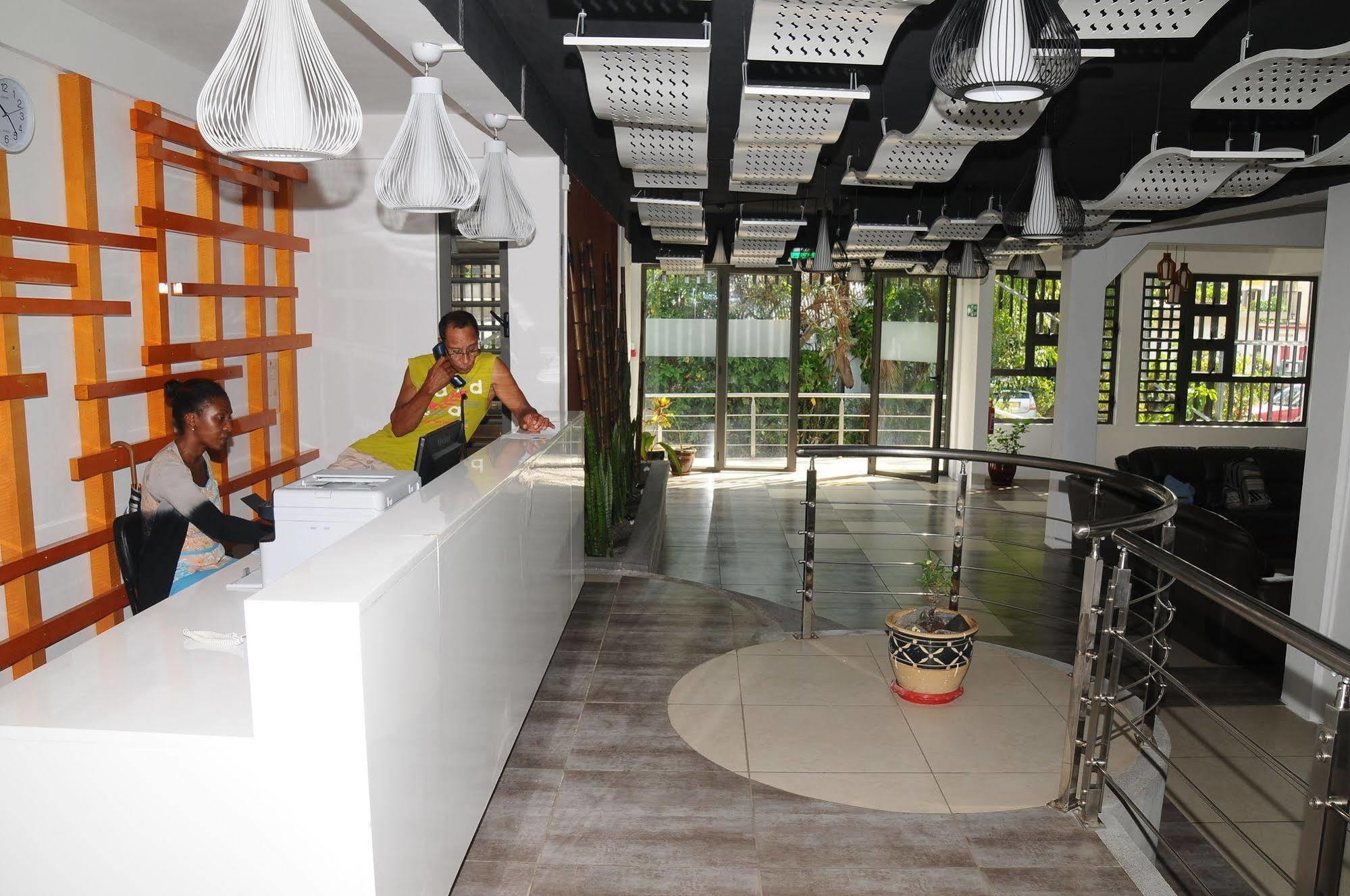 Le Flamboyant Hotel Port Mathurin Bagian luar foto